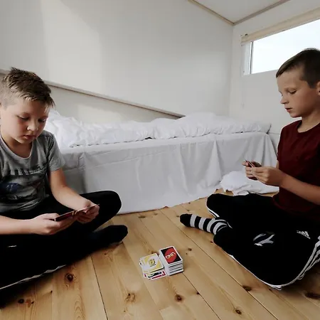 Tangsø Hytteby * Bækmarksbro