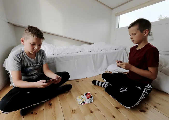 Tangso Hytteby * Bækmarksbro